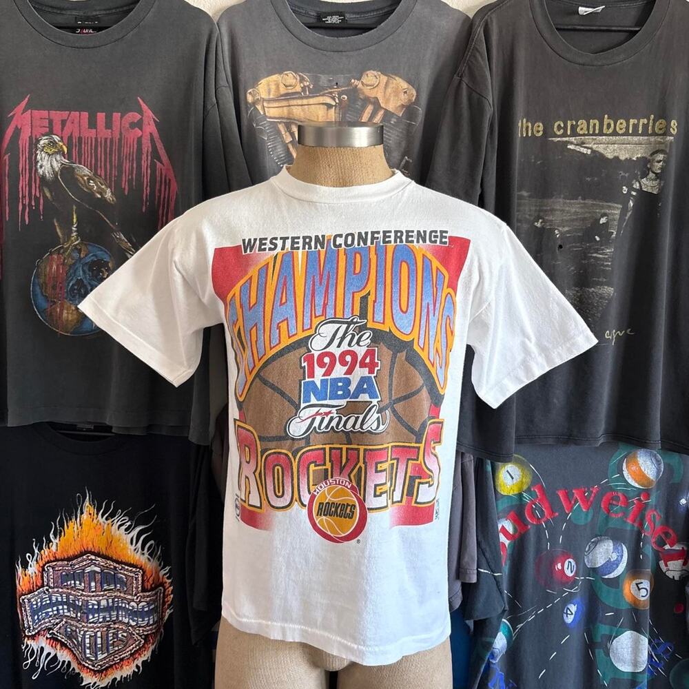 Vintage 1990s houston rockets t shirt